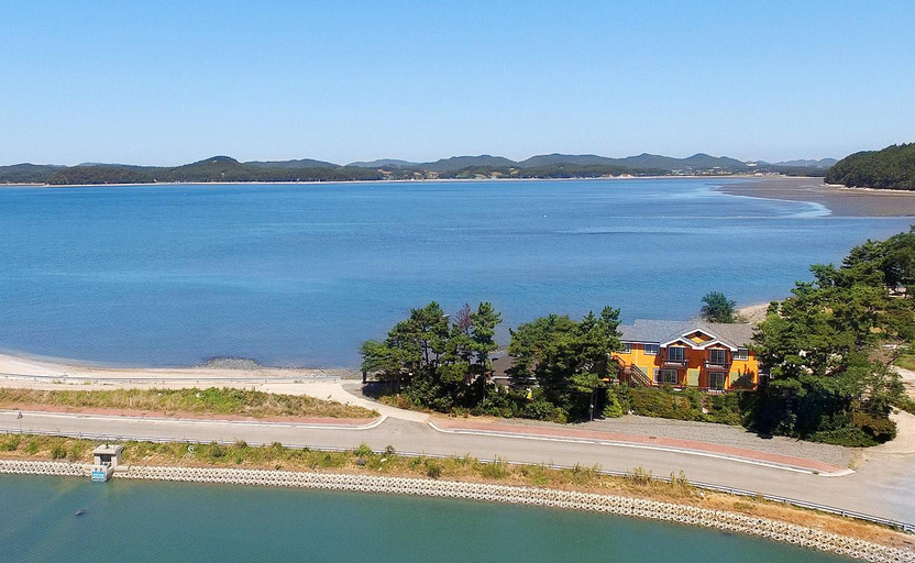 Others 2, Taean Sea Fragrance Pension, Taean
