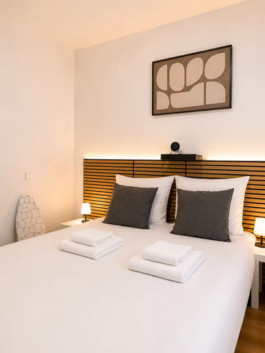 Room 5, Hôtel de la gare, Seine-Saint-Denis