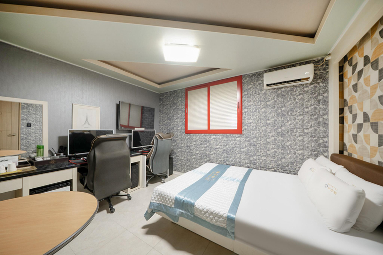 Bedroom 3, Gwangju Sangmu Q, Gwangsan