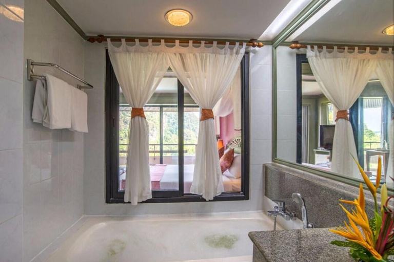 Bathroom, Maritime Park & Spa Resort, Mueang Krabi