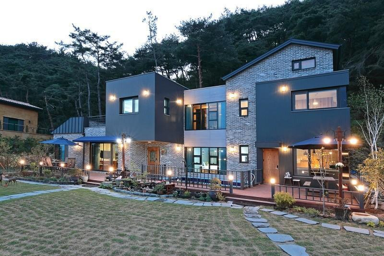 Exterior & Views 1, Gyeongju Oslo Pool Villa, Gyeongju