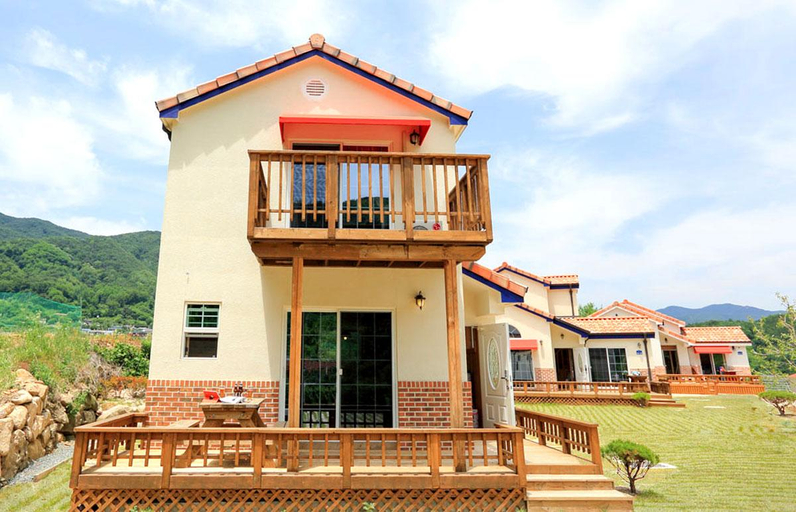 Exterior & Views 3, Cheongdo Pine Hill Pension, Dalseong