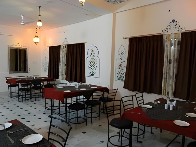 Food & Drinks 4, Hotel Dine 11, Udaipur
