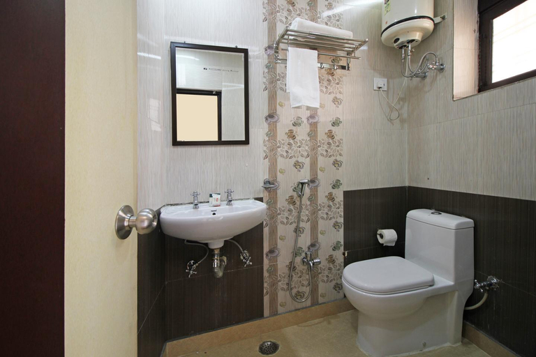 Bathroom, US Executive Suites, Gurgaon