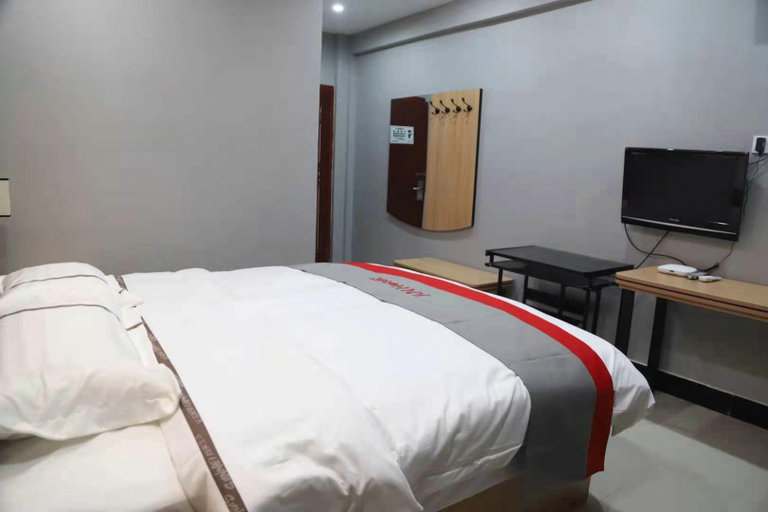 Bedroom 2, Jun Hotel Henan Xinyang Huaibin County Baima Square, Xinyang