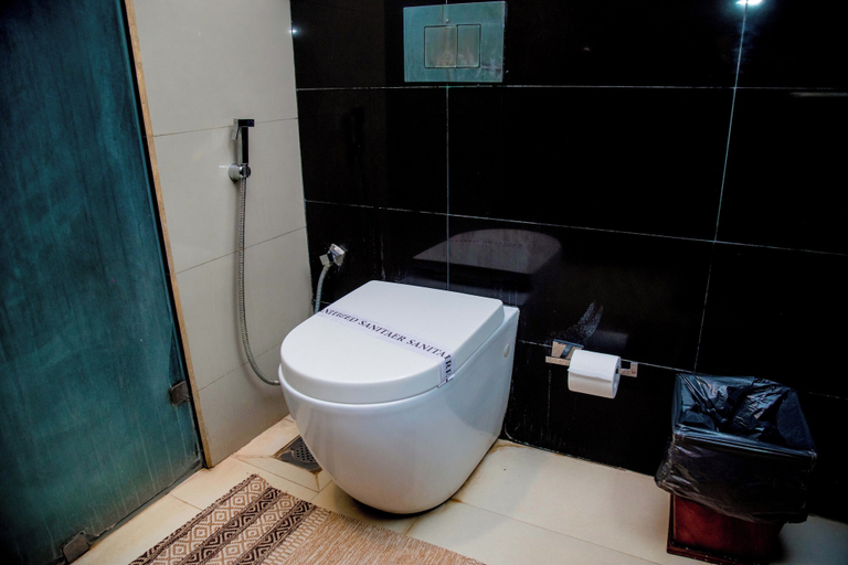 Bathroom 4, Miridiya Lake Resort, N. Palatha East