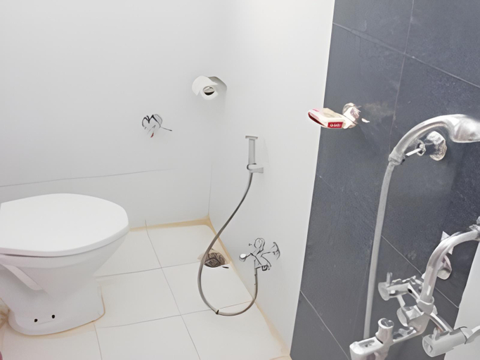 Bathroom 3, Hotel Sai Snehal, Ahmadnagar