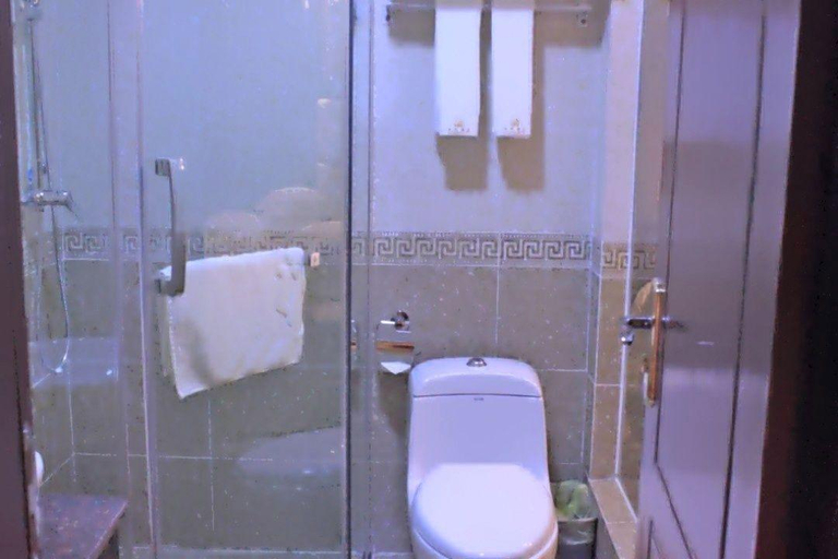 Bathroom, Ruilang Hotel, Nanchong