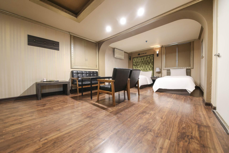 Bedroom 3, Cheonan W, Cheonan