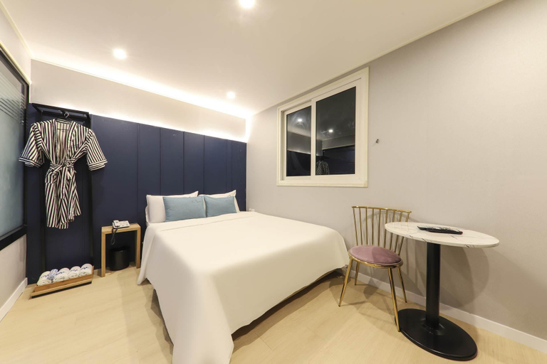 Bedroom 4, Yangsan Nambu-dong Jjak, Yangsan