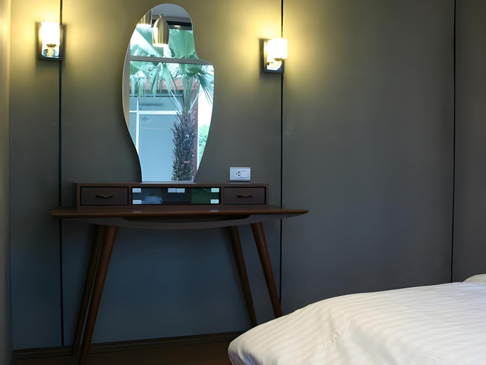 Bedroom 2, Hop N Hip Hotel, Muang Sakon Nakhon