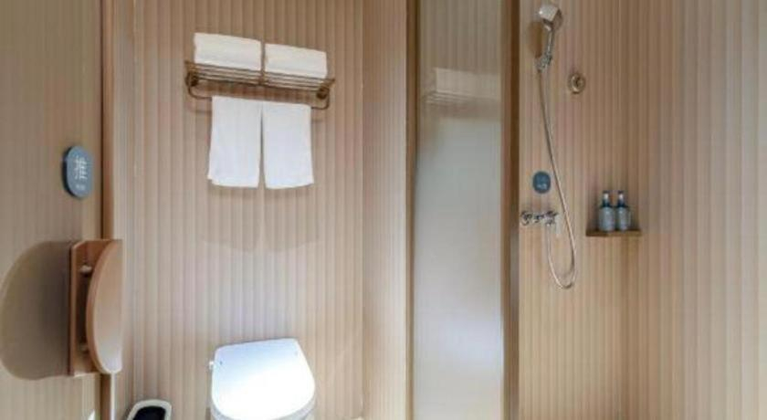 Bathroom 3, Jinjiang Inn Select Urumqi Midong Avenue, Ürümqi