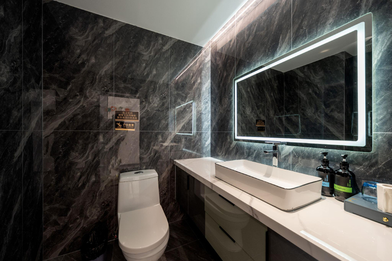 Bathroom, Dali Weiya Hotel (Erhai Park Scenic Area), Dali Bai