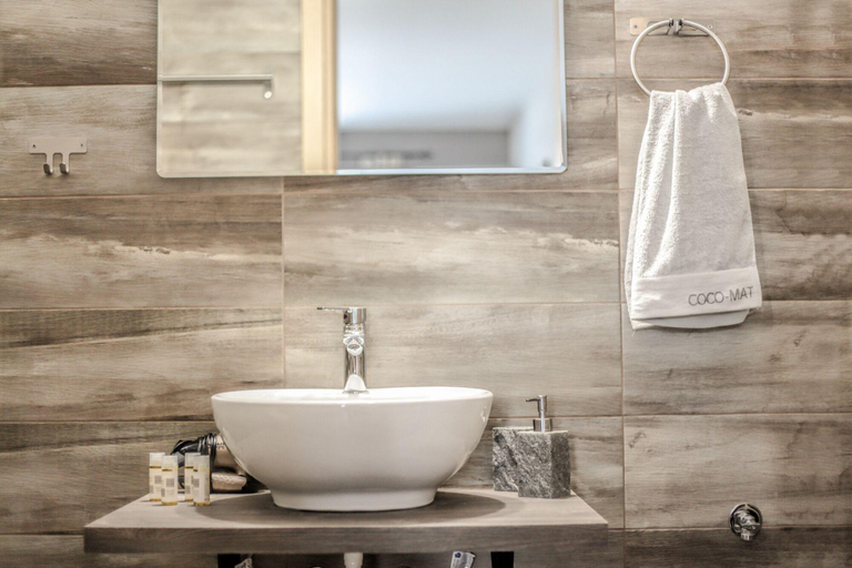 Bathroom 3, Terra di Meteora Suites #3, Thessaly
