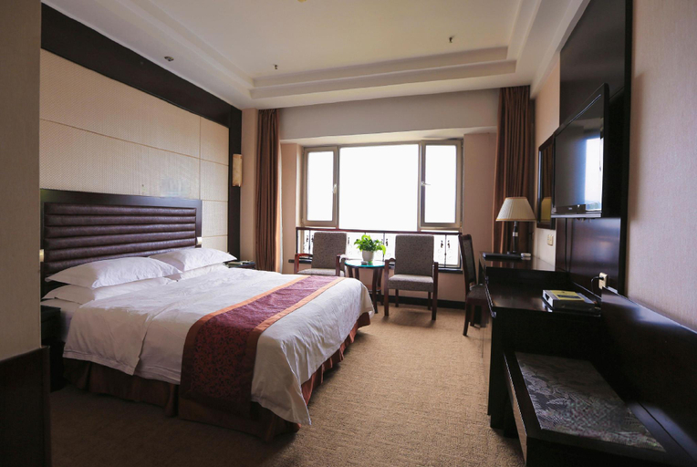 Bedroom 2, Huanren Longxing International Hotel, Benxi