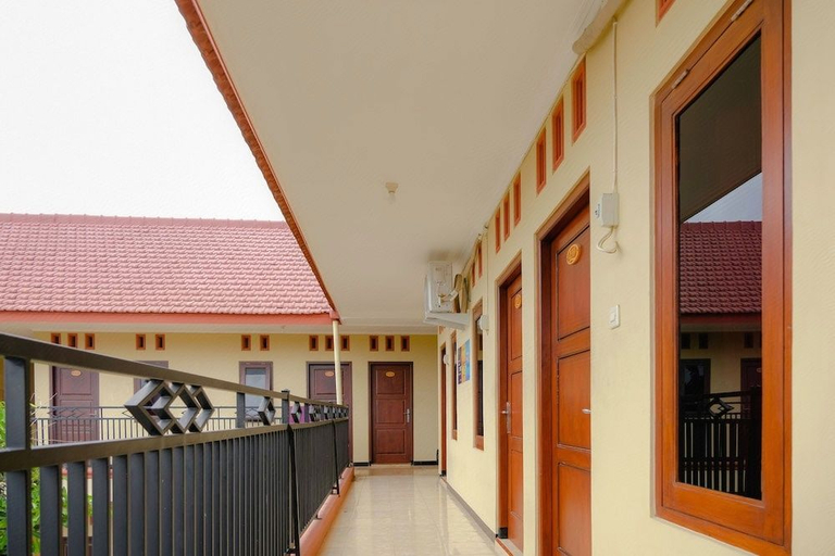 Others 4, OYO 2826 Panderman Residence, Blitar