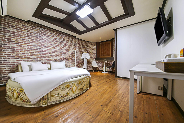 Bedroom 3, Asan Geumgang, Asan