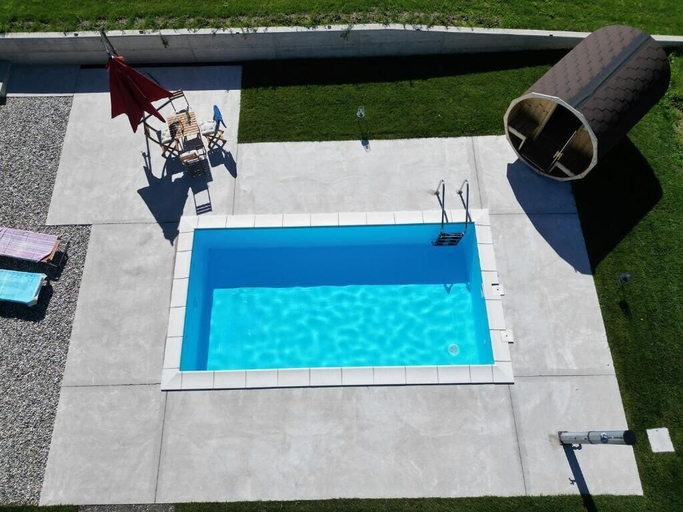 Sport & Beauty 5, Apartments Bukor with seasonal pool, Lukovica