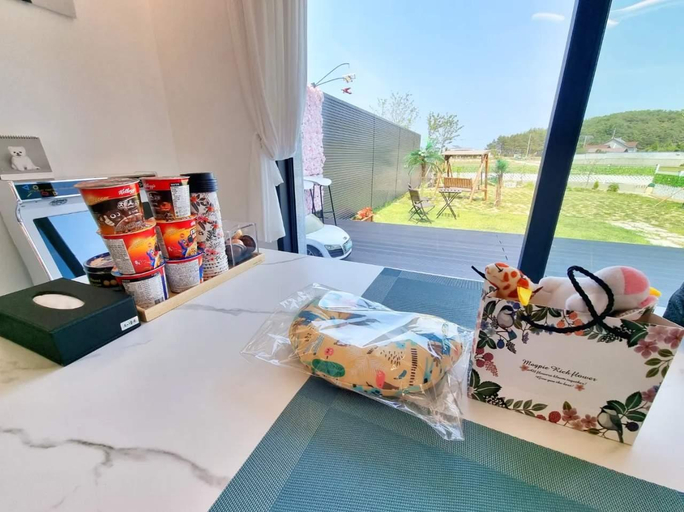 Bedroom, Goseong Bonnie Blue Dog Pension, Goseong