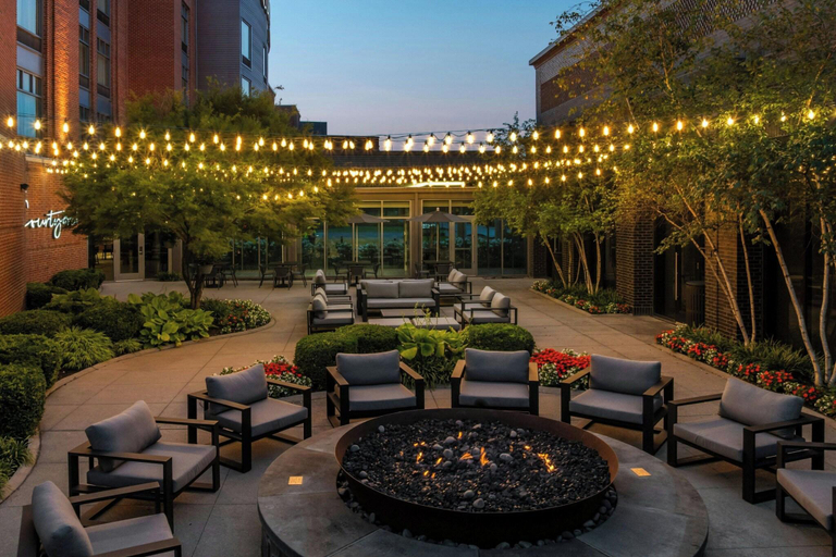 Public Area, Courtyard Columbus OSU, Franklin