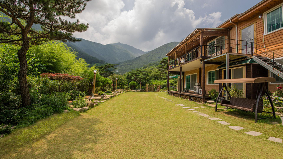 Others 5, Sancheong Jirisan Hwangto Hue Pension, Sancheong