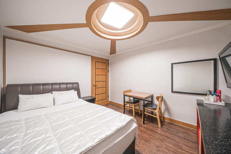 Bedroom 3, Gumi Indong Chairman, Gumi