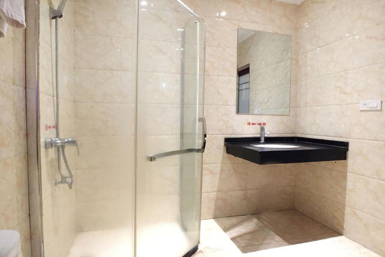 Bathroom, Jinyangguang Hostel, Chongqing