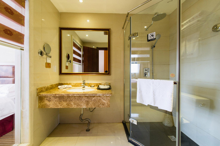 Bathroom 3, Harmonious Dunpu Hotel, Qiandongnan Miao and Dong