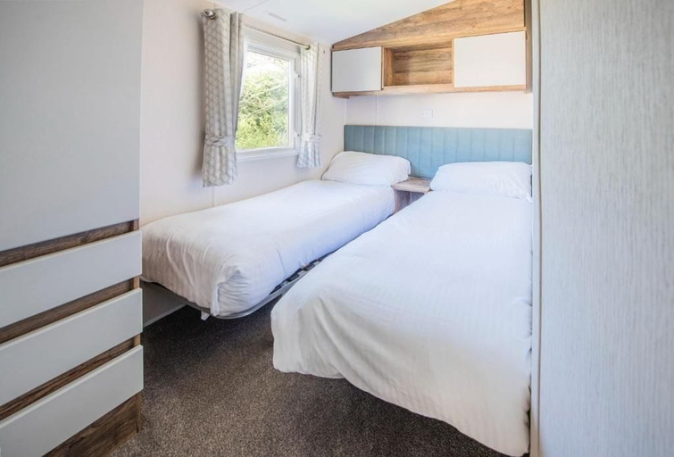 Bedroom 3, Sandaway Beach Holiday Park, Devon