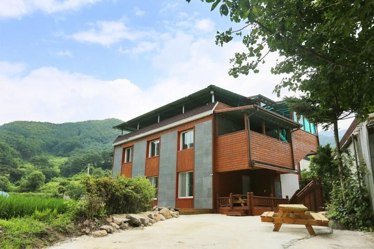 Exterior & Views 1, Muju Deogyusansup Pension, Muju