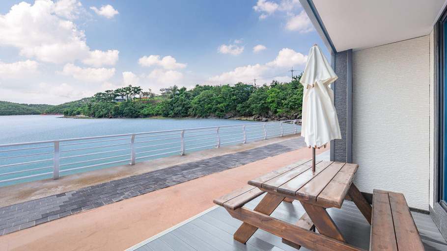 Others 3, Taean (Anmyeondo) Hue Story Pool Villa, Taean