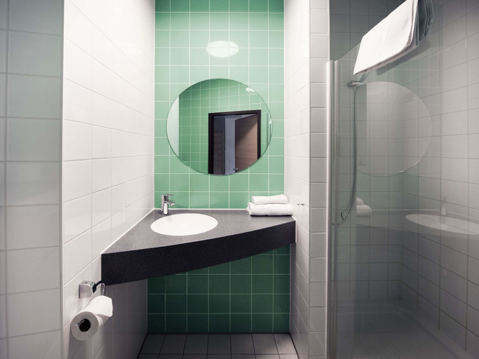 Bathroom 5, B&B Hotel Jena, Jena