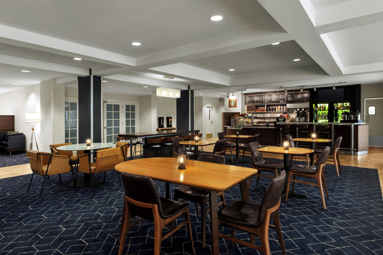 Food & Drinks 5, Courtyard by Marriott Stockton, San Joaquin