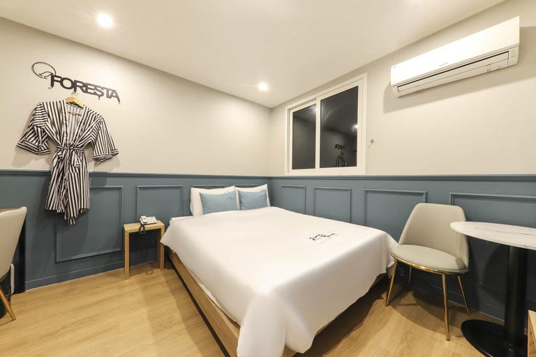 Bedroom 2, Yangsan Nambu-dong Jjak, Yangsan