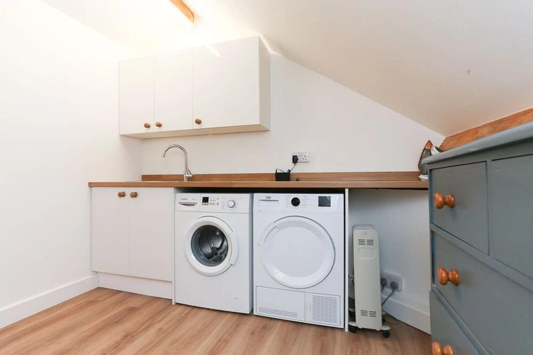 Others 3, Strawberry Line, Flat 1, Somerset