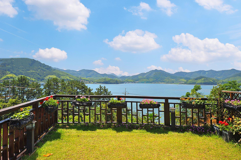 Others 3, Geoje Flower Pension, Geoje
