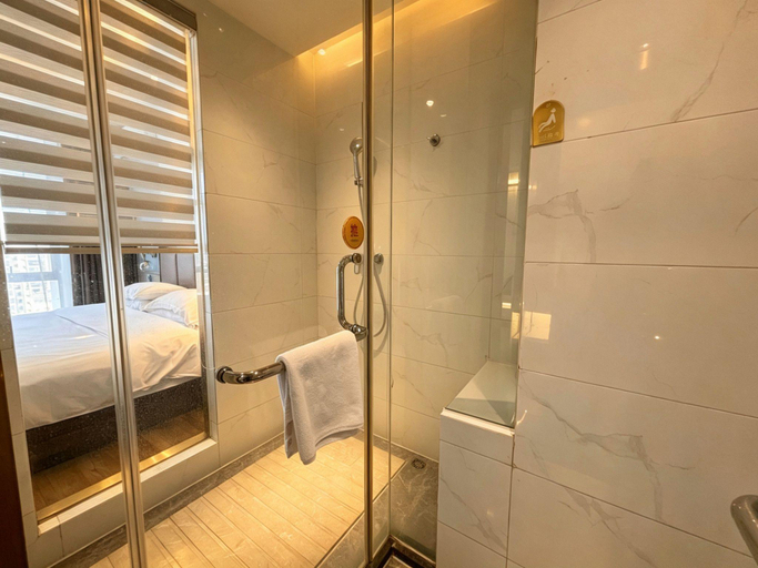 Bathroom 3, Arc de Triomphe Hotel, Nanning