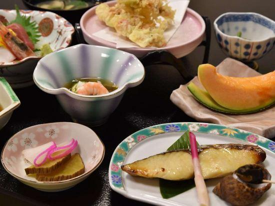 Food & Drinks