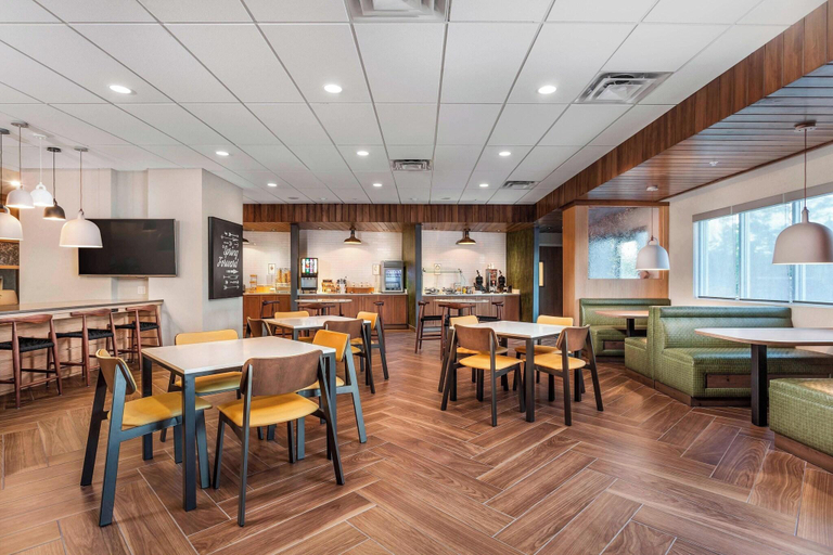 Food & Drinks 5, Fairfield Inn & Suites By Marriott Lebanon, Wilson