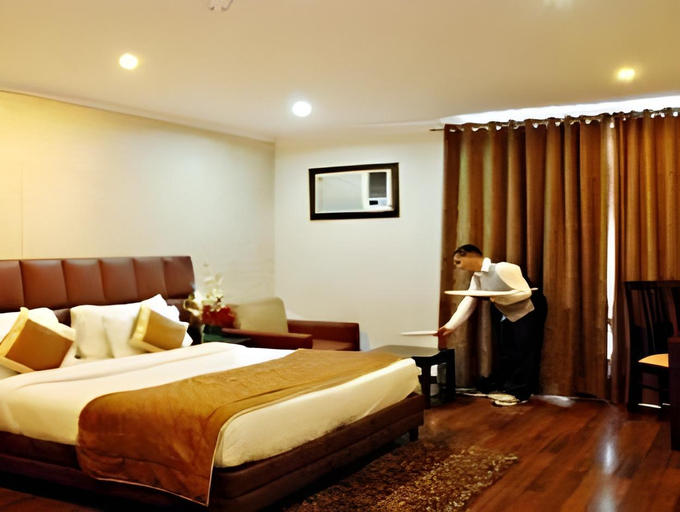 Bedroom 2, Hotel Deer Parkk, Delhi