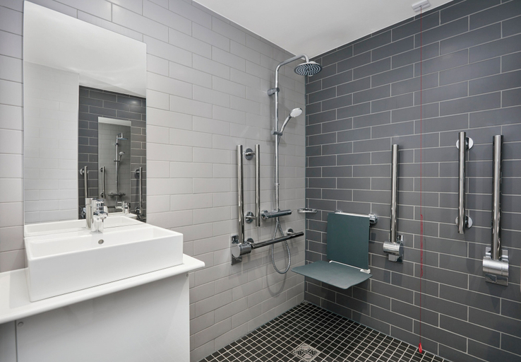 Bathroom 3, Holiday Inn Express GRIMSBY by IHG, Lincolnshire