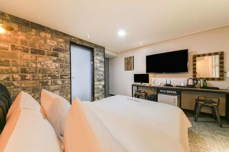 Bedroom 2, Plus Wolgot, Siheung