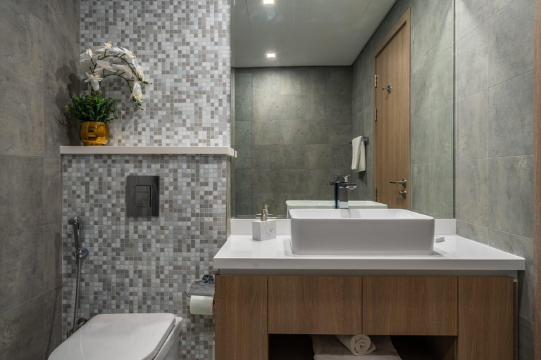 Bathroom, GuestReady - Bright & Spacious 2BR in Dubai Marina, Dubai