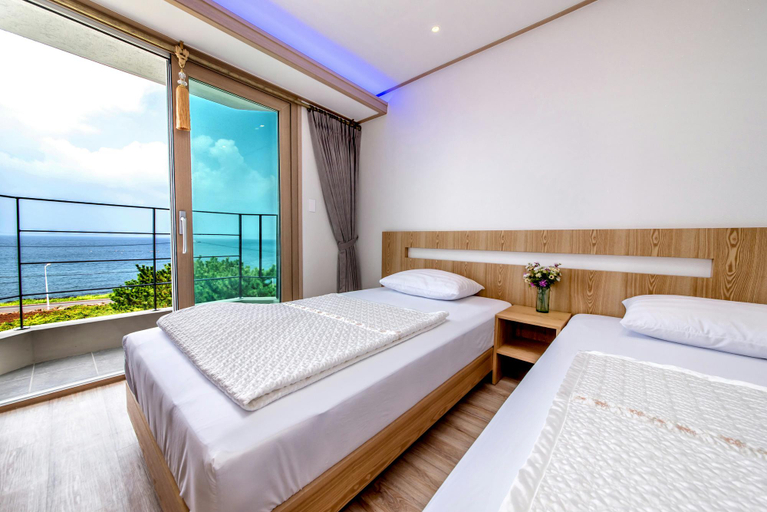 Bedroom 2, Jeju Sea Beach Pension, Jeju