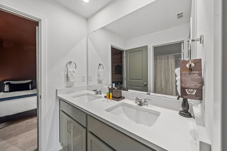 Room 5, Brand New 6BR Villa Pool Spa PS5 Loft 2380, Osceola