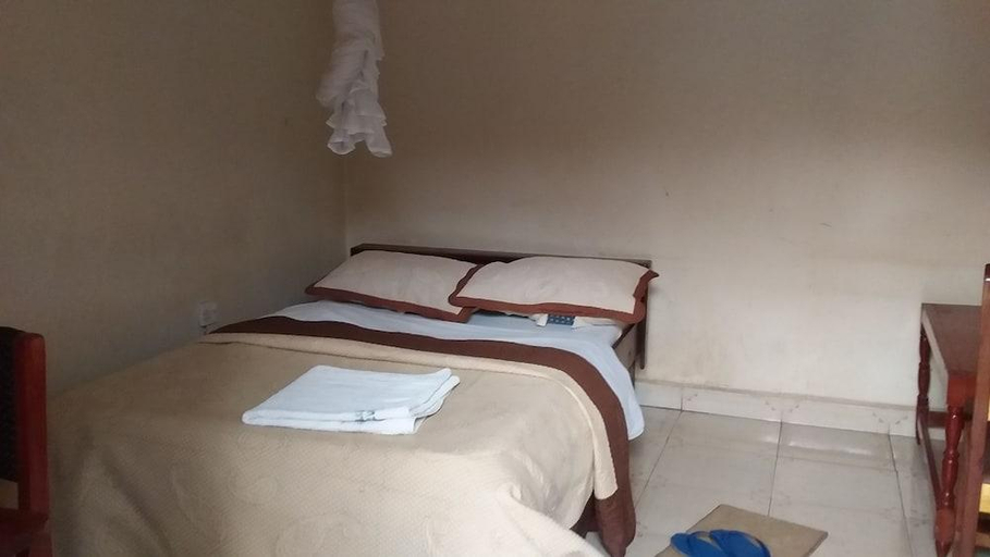 Bedroom 2, Manhattan Hotel, Kabale
