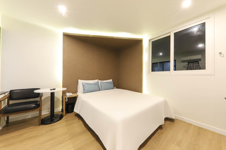 Bedroom 4, Yangsan Nambu-dong Jjak, Yangsan