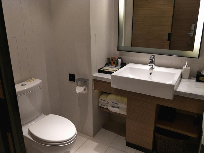 Bathroom 3, Hampton by Hilton Chengdu Kuanzhai Alley, Chengdu