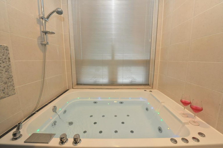 Bathroom, Namhae Mulgun 45 Pension, Namhae