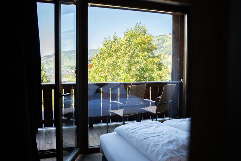 Bedroom 3, ALMMONTE SENSUM SUITES - Funky Living Hotel, Sankt Johann im Pongau